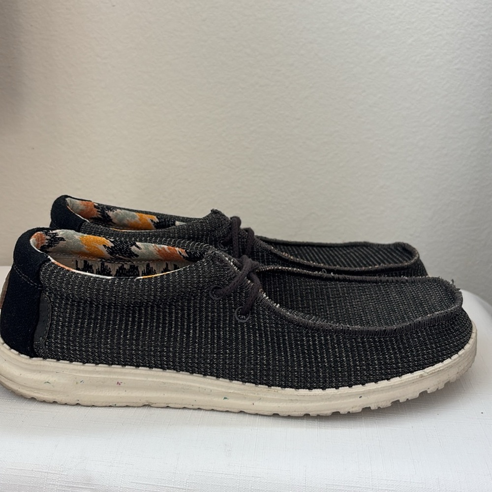 Hey Dude shoes size 11 - Picture 5 of 8